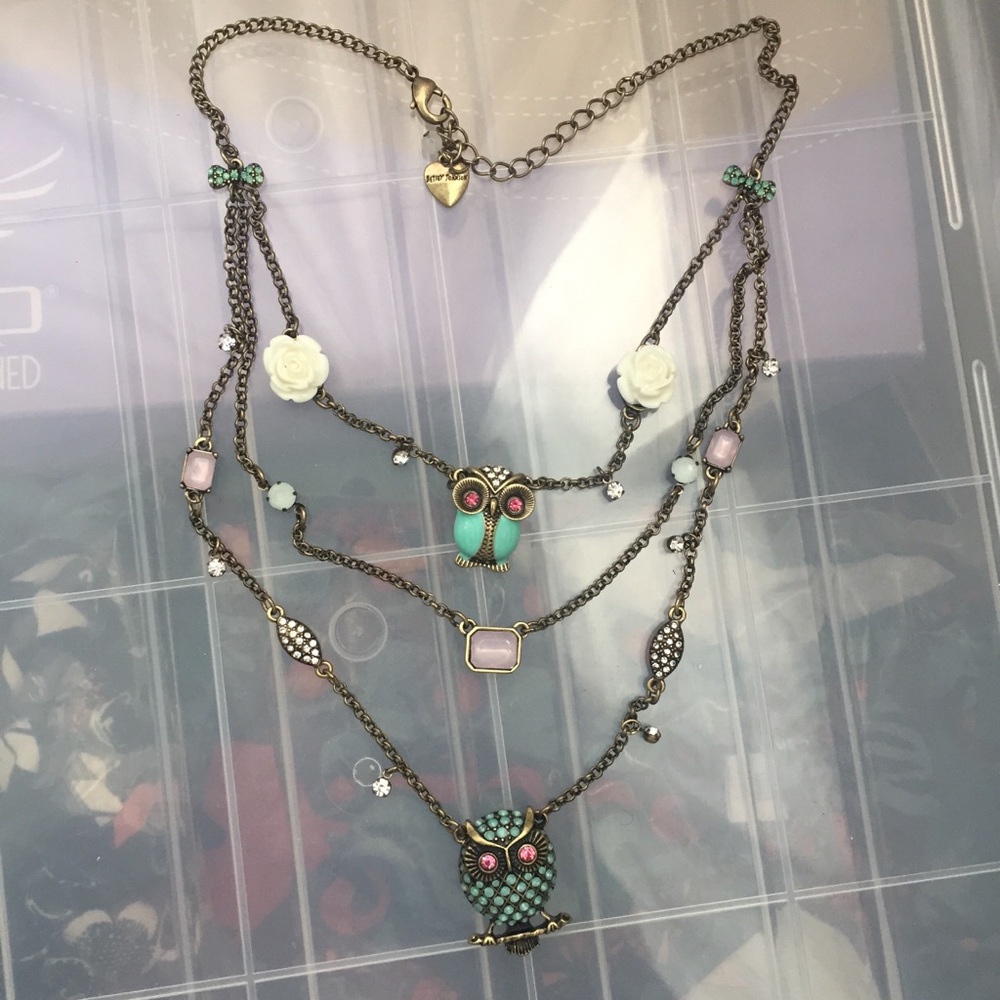 Betsey Johnson Owl Necklace EUC